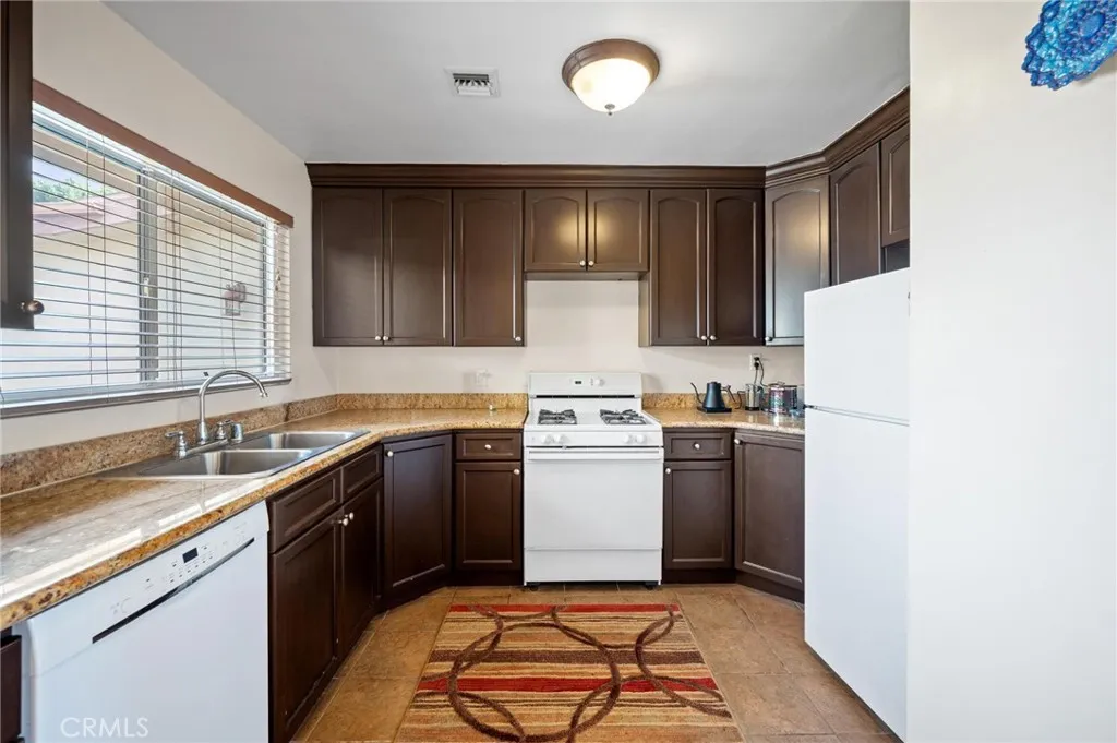 14934 Dickens 19, Sherman Oaks, California 91403 home-pic-4